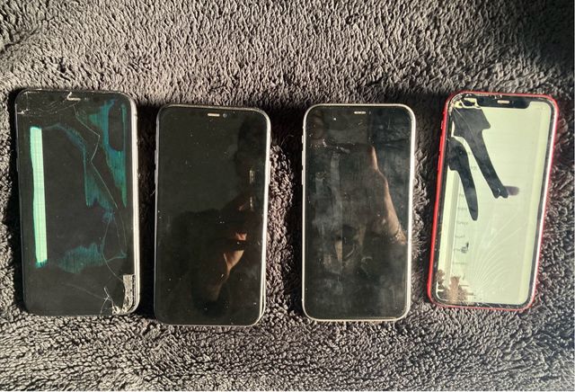 Lote 4 iPhone 11 (Nero, Rosso, Bianco)