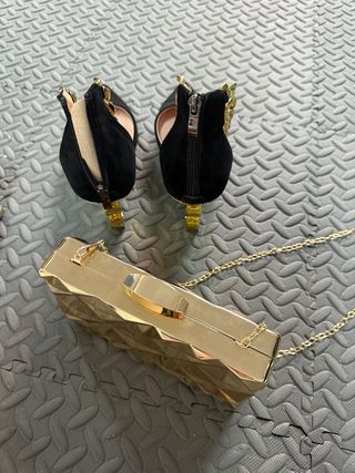 Lote Zapatos Negros y Bolso Dorado