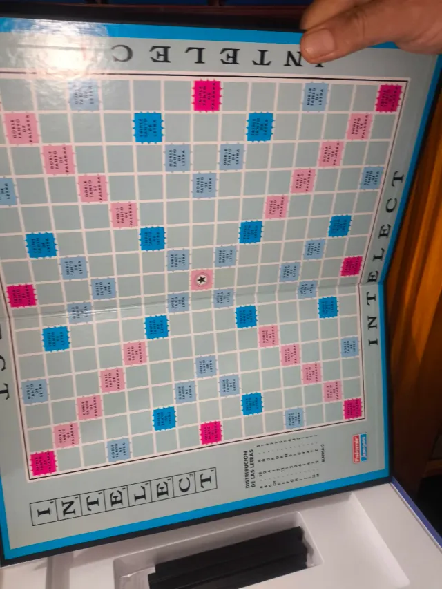 Juego de mesa INTELECT