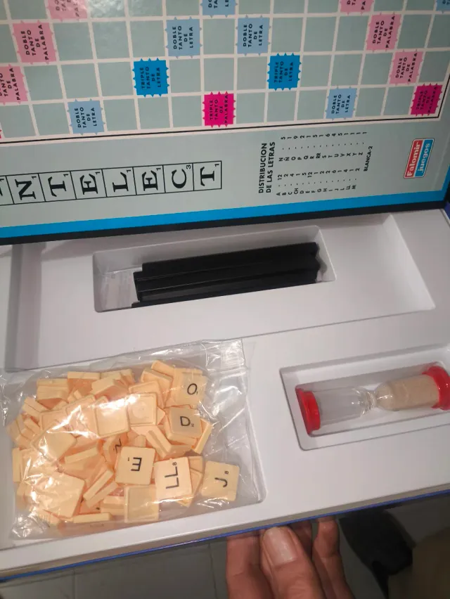 Juego de mesa INTELECT