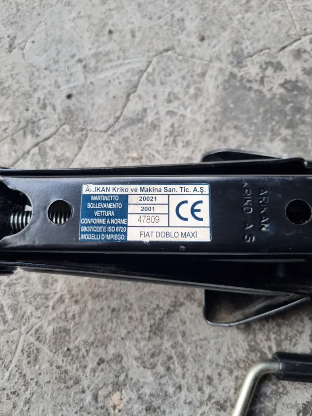 Gato mecánico Fiat