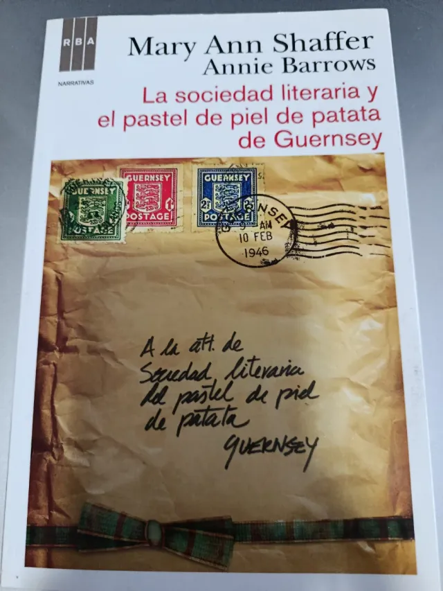 La sociedad literaria y el pastel de piel de pa...