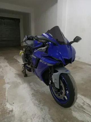 Yamaha R1