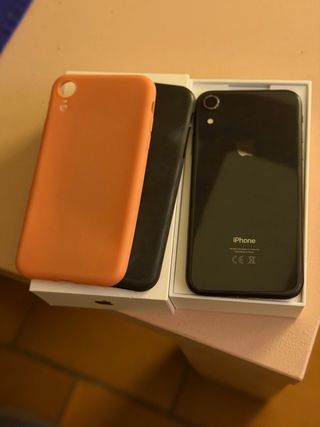 iPhone XR 64GB + 2 custodie