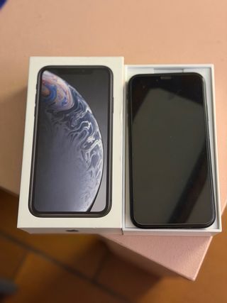 iPhone XR 64GB + 2 custodie