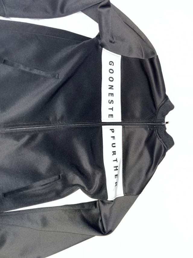 MARCA GOONESTE PFURTHER SUDADERA NEGRA Y BLANCA