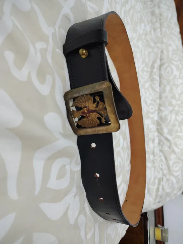 Cintura militare in pelle con fibbia aquila