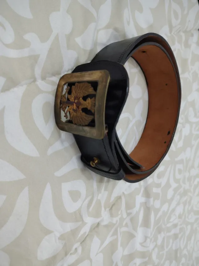 Cintura militare in pelle con fibbia aquila