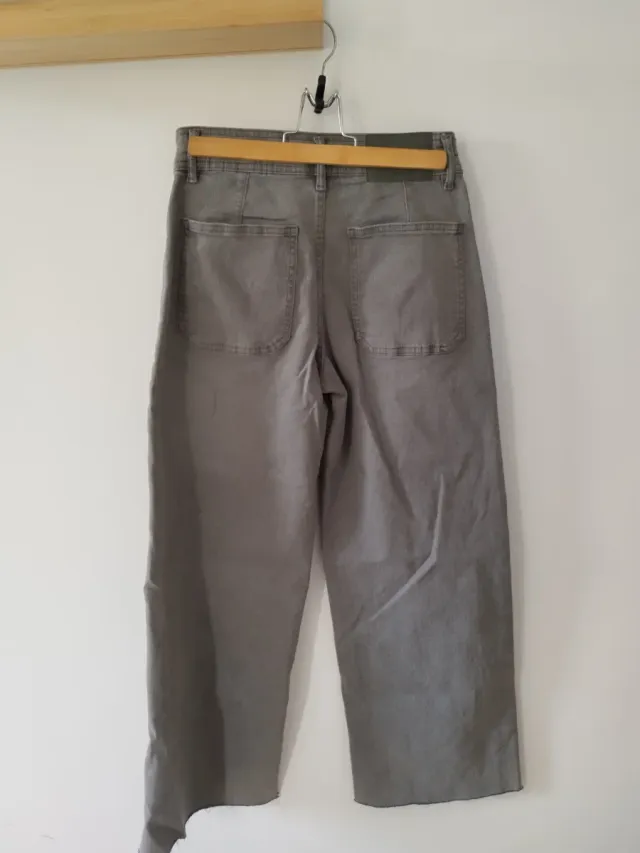 Pantalón vaquero gris ancho