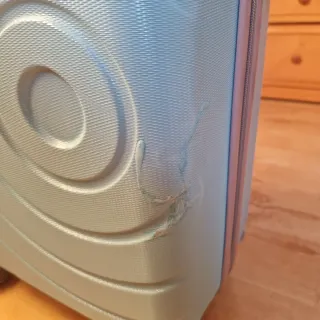 Maleta de cabina reparada