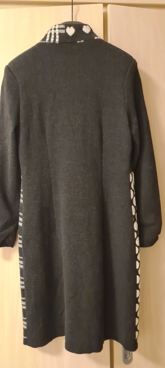 Cappotto maglia fantasia bianco e grigio scuro