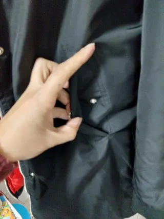 Abrigo Negro Retro Jeans con Forro Rojo