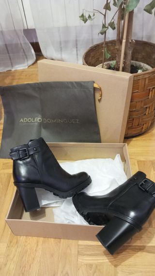 Botines Adolfo Domínguez Piel Negros