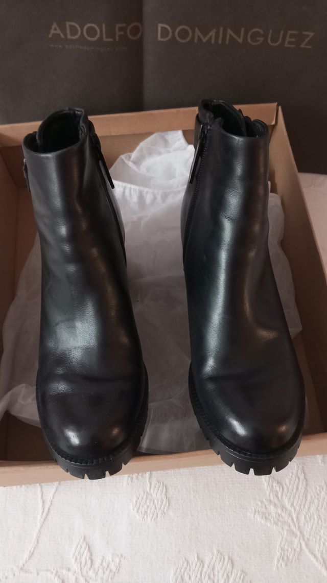 Botines Adolfo Domínguez Piel Negros