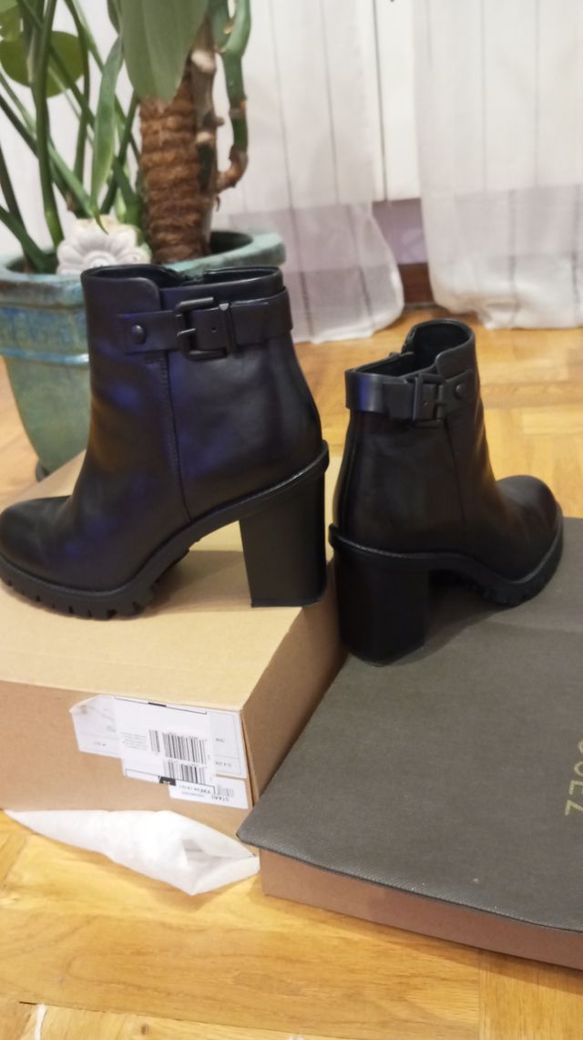 Botines Adolfo Domínguez Piel Negros