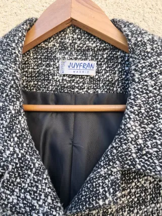 Abrigo JUVERAN Talla 50 Negro y blanco de mujer