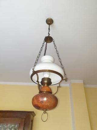 Lampadario legno e opalina