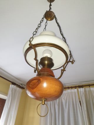 Lampadario legno e opalina