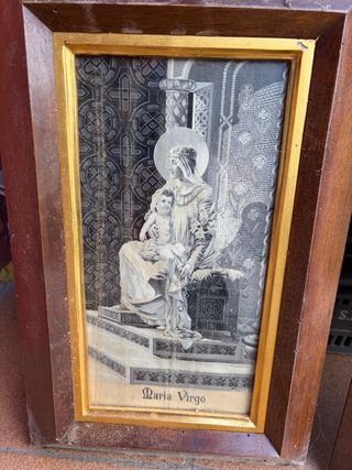 Retrato Alfonso XII hecho con hilo blanco y negro.