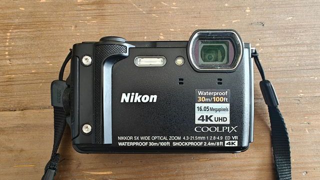 Cámara Nikon COOLPIX W300 Negra