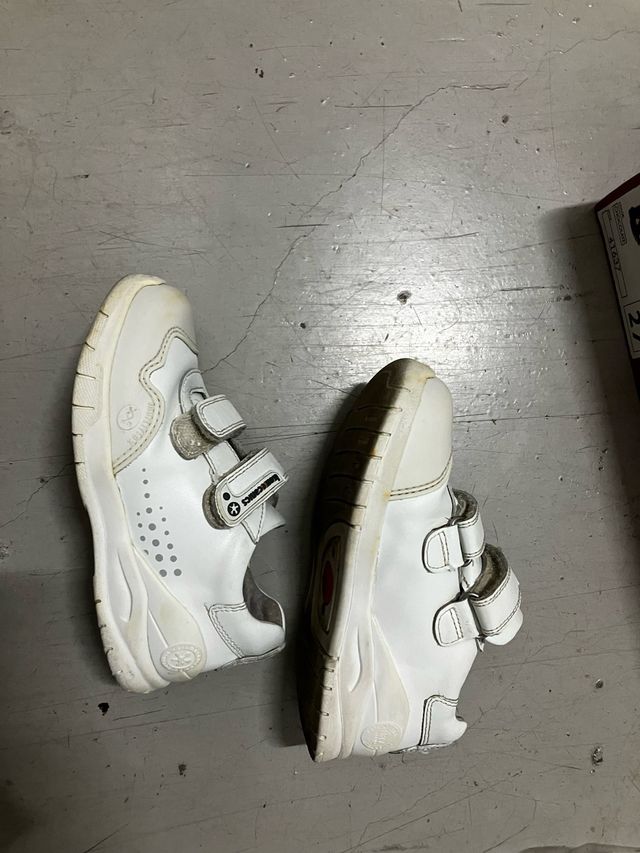 Zapatillas Blancas. Marca Biomecanics Talla 26