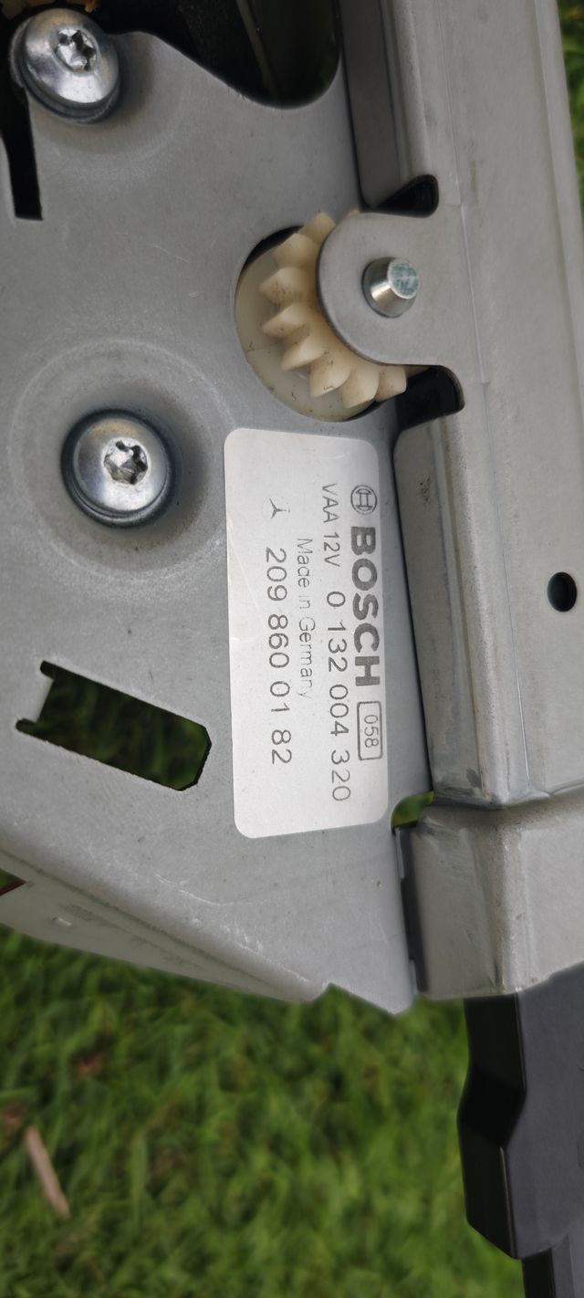 Motor Eléctrico Aproximador Cinturón CLK W209