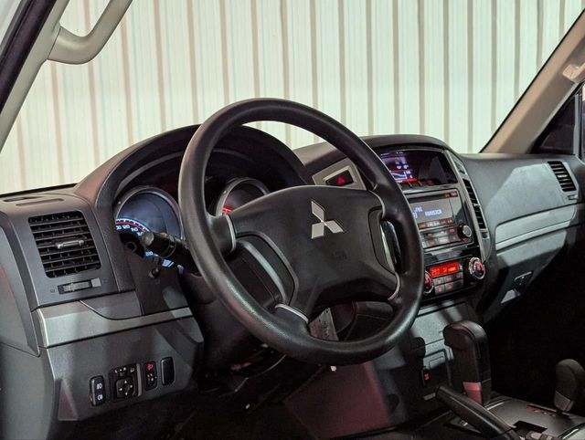 MITSUBISHI MONTERO 5P 3.2 DI-D 190CV SPIRIT AUTO