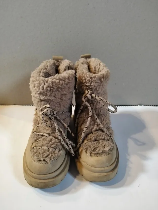 Lote 2 botines Zara y Xti T33