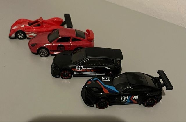 Macchine Hot Wheels Basic 1/64
