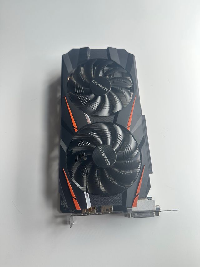 Tarjeta gráfica:Gigabyte GTX 1060 OC 3GB GDDR5