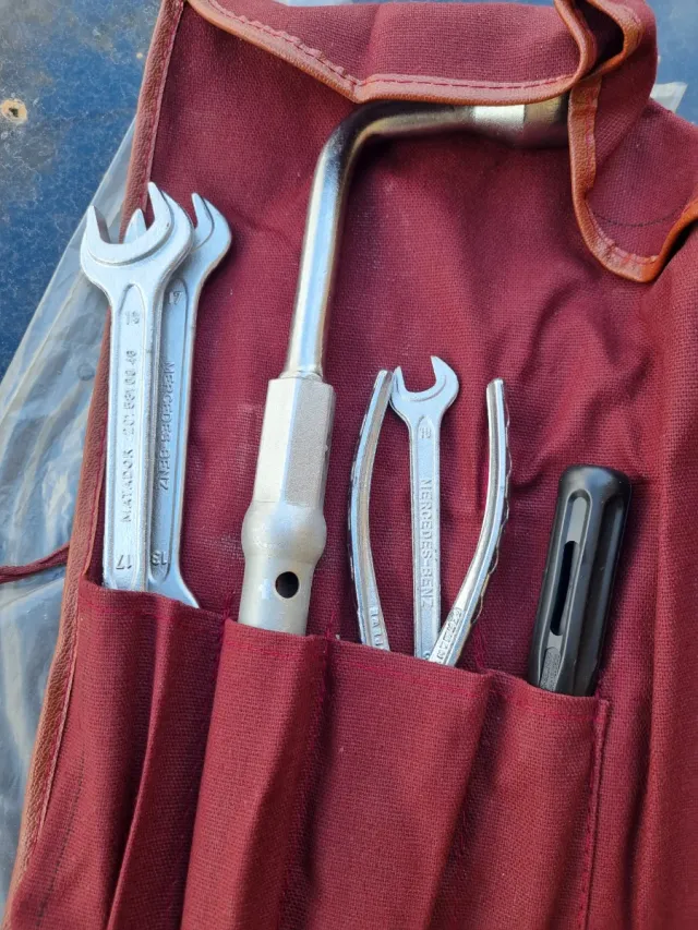 Bolsa herramientas Mercedes 190