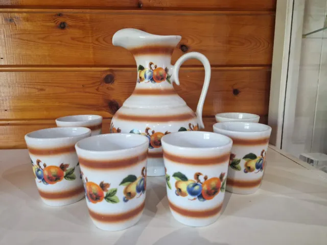 Juego de cerámica con frutas