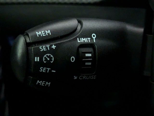 PEUGEOT E-2008 ELECTRICO ALLURE PACK 136CV