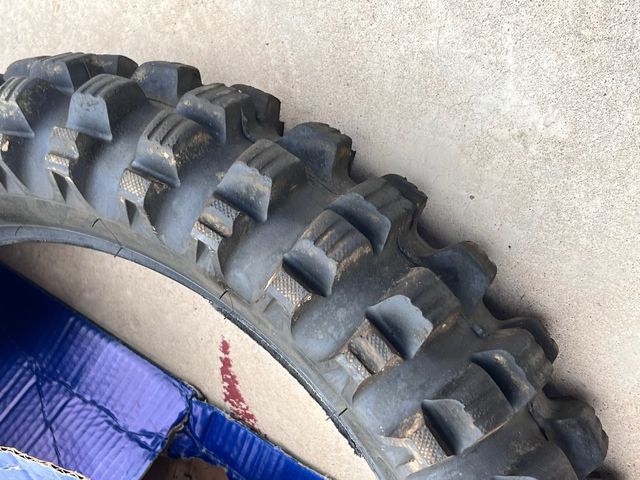 Ruedas Enduro 120/90-18 y 90/90-21