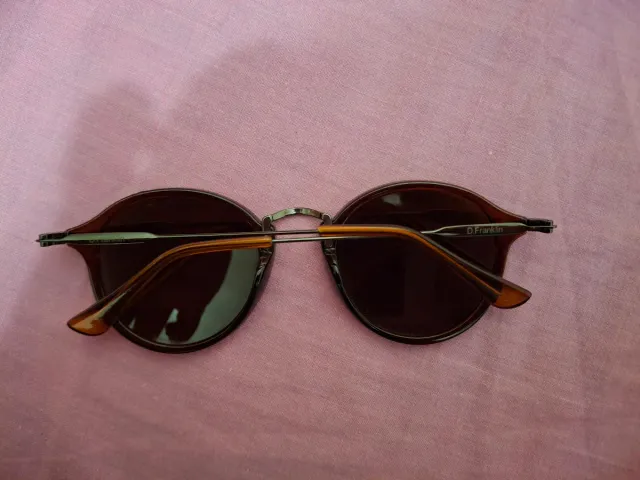 Gafas de sol marrones