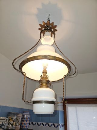 Lampadario opalina elettrificato