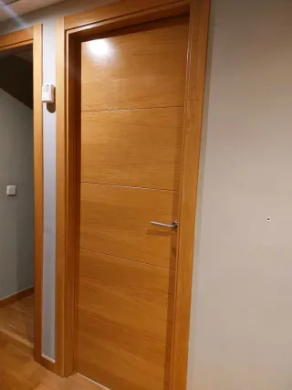 Puerta de paso de madera