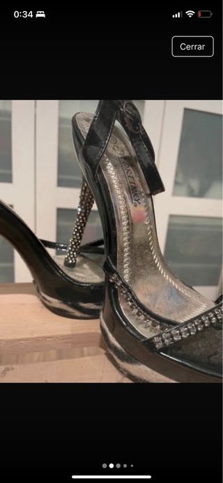 Sandalias de tacón negras y plateadas talla 38