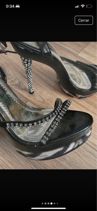 Sandalias de tacón negras y plateadas talla 38