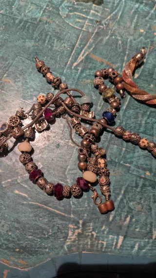 Set bracciali in metallo con ciondoli simil pandor