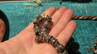 Set bracciali in metallo con ciondoli simil pandor