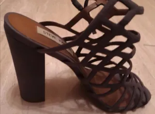 Sandalias Steve Madden Tacón Ancho Gris