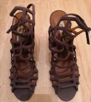 Sandalias Steve Madden Tacón Ancho Gris