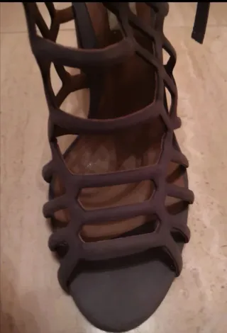 Sandalias Steve Madden Tacón Ancho Gris