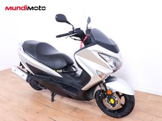 SUZUKI BURGMAN 200