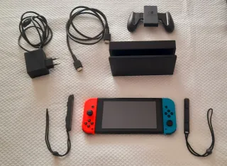 Nintendo Switch + juego Pokémon Escarlata