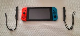 Nintendo Switch + juego Pokémon Escarlata