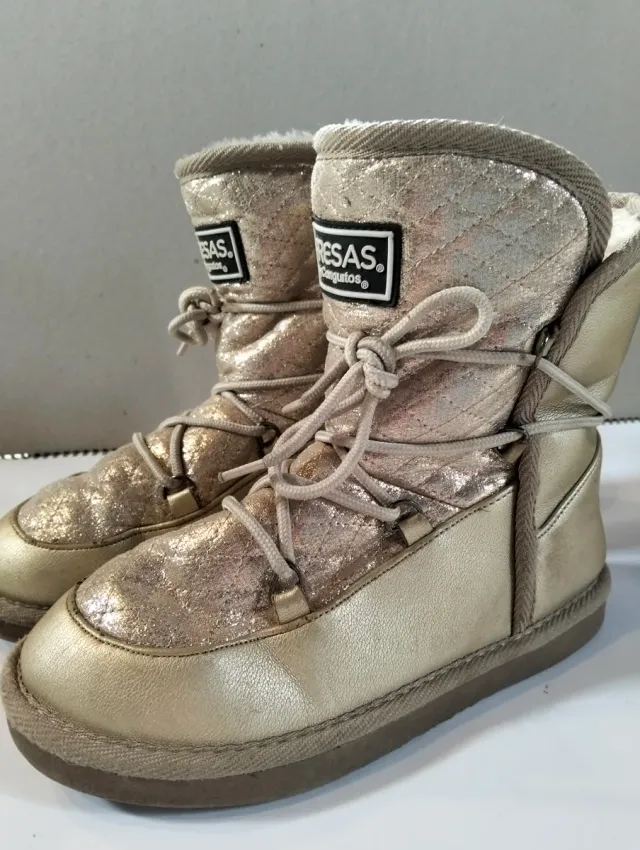 Botas Fresitas doradas pelo talla 33