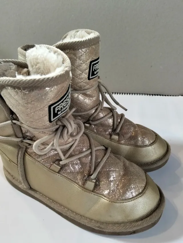 Botas Fresitas doradas pelo talla 33