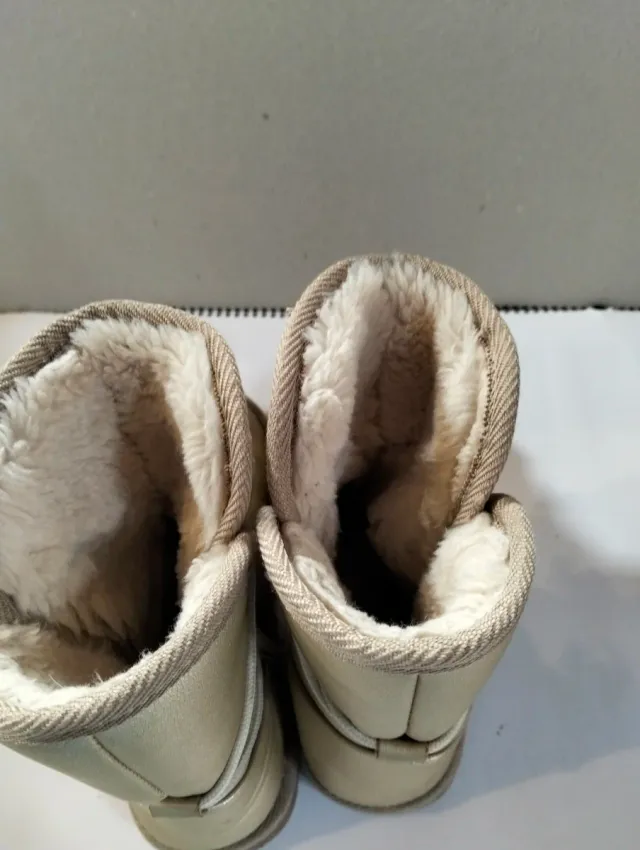 Botas Fresitas doradas pelo talla 33